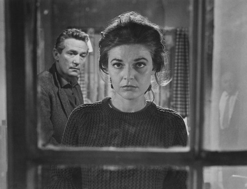 sweetheartsandcharacters:Peter Finch and Anne Bancroft in “The Pumpkin Eater” (Jack Clayton, 1964).