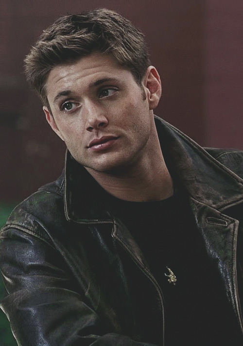 dancewithmejensen:
“  Iconic Dean Winchester Series - 1x07 | Hookman
”
😍Such a handsome man 😍