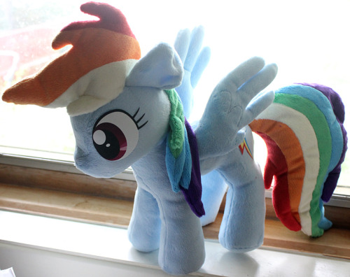 Still making ponies. ^_^ My first attempt at Rainbow Dash and a cute filly Fluttershy. 