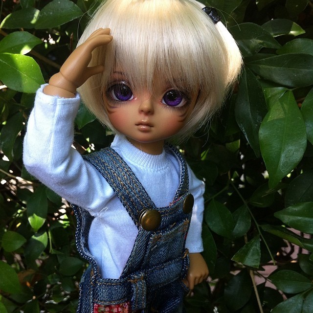 Alec Mini and her new eyes (16mm Mako eyes, bought from DollFete 2014) and outfit stolen from my friend Ray.