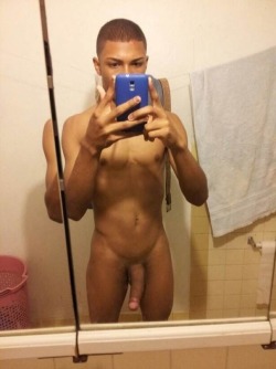 nudeselfshots-blackmen.tumblr.com post 77567450127