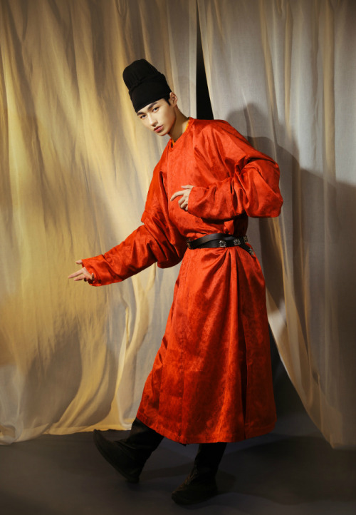 hanfugallery:Traditional Chinese hanfu in historically accurate style of Tang Dynasty by 阿时爱吃红烧肉