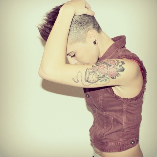 dyke-lesbian-andro-queer-photos:  filiparuaz porn pictures