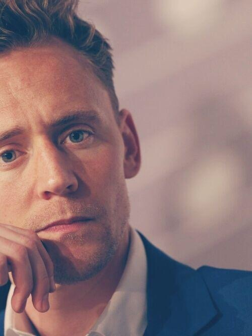 hiddlestonitalygroup:  and more pics in our gallery “Tom:…let me thinking” in:www.hiddlestonitalygroup.com/bwg_gallery/tom-let-me-thinking/