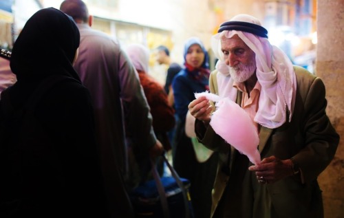 fotojournalismus: Palestine during Ramadan, June 2015.Photo by Mostafa Alkharouf (via)