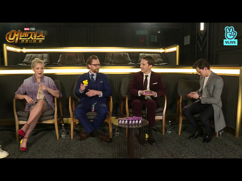 221bcumberb:My screencaps of the Interview - part 1BENEDICT’S FACE OMG HE IS SO ADORABLE