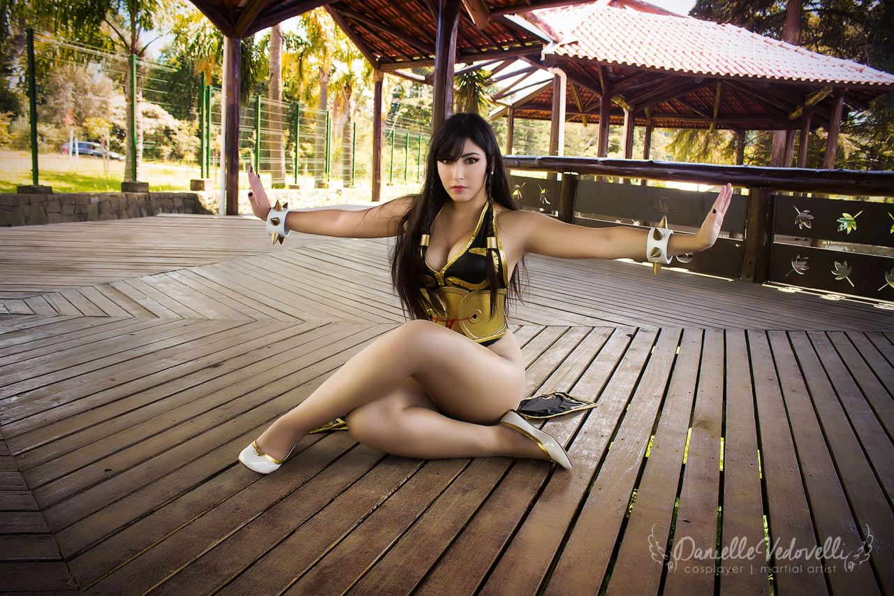 kamikame-cosplay:    Chun Li from Street Fighter V by Danielle VedovelliPhoto by
