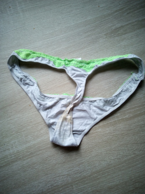 Long time ago, that I post something. Gf wonderful smelly Thong. 