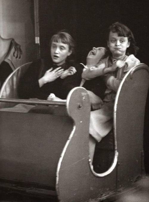 Robert Doisneau, Le train fantôme, Paris 1953. Nudes &amp; Noises  