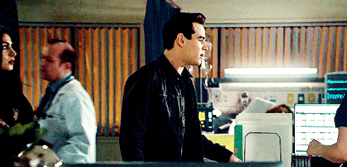katie-mcgraths:You’re a good man Simon Lewis. And we’re gonna get through this, together