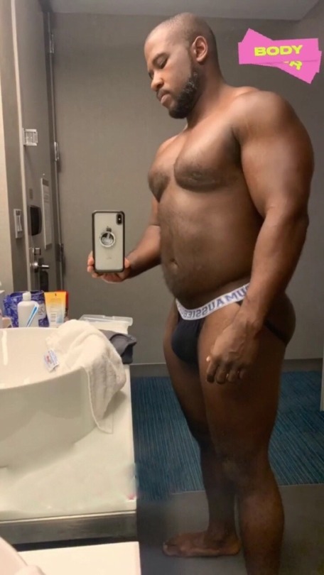 macho-xavier-xxx:  