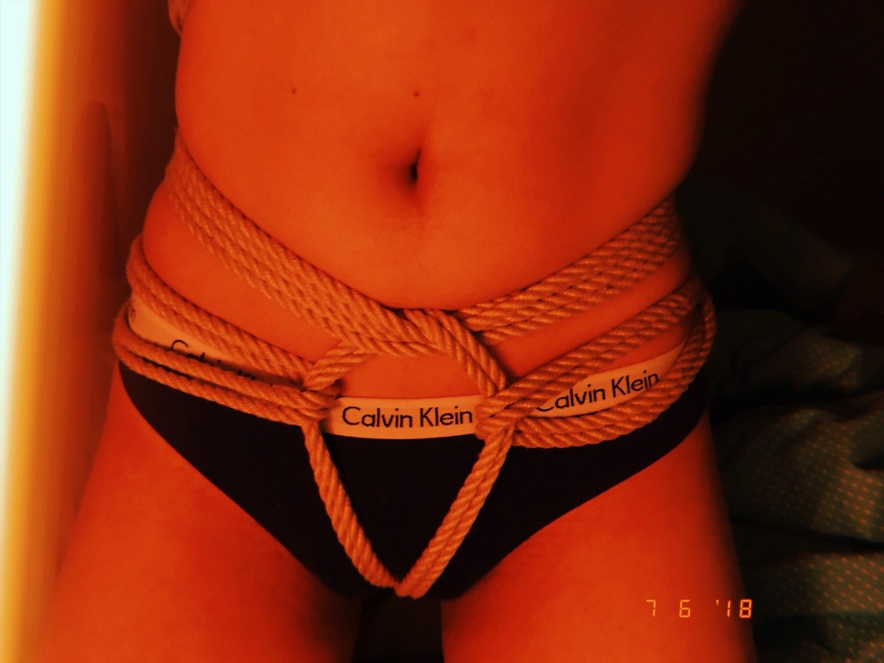 gxldenboy:  first time playing with some rope so it’s a bit messy he/him ⛓