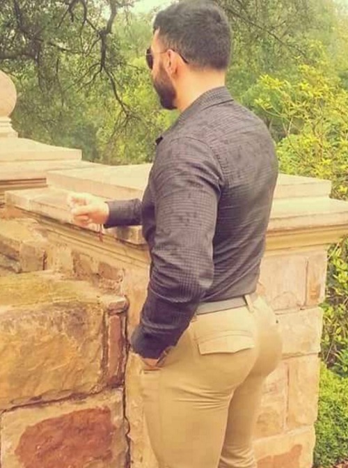 bigbuttmen:  @bigbuttmen Can I bend you over that thing?