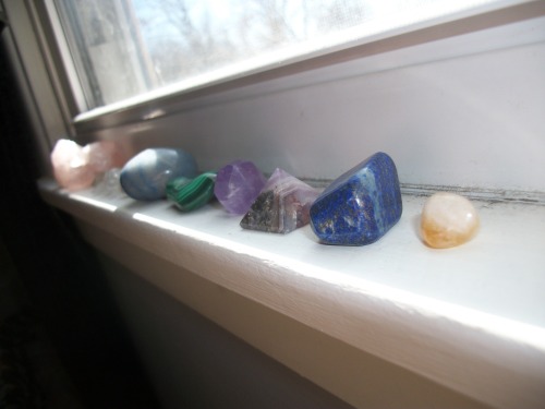 sweetdeathandnakedkids:  citrine, lapis lazuli, amethysts, malachite, blue quartz, quartz crystals and rose quartz 