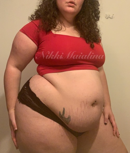 curvygirl-991:  NIKKI MAIALINA  