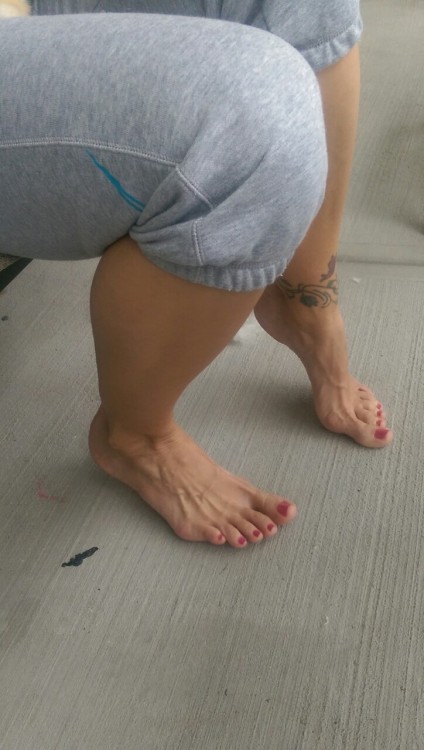 redherring53: jeaninealexandersfeet: I love my veins. i love your veins too!