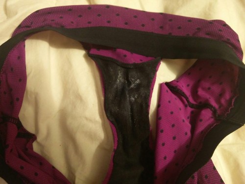 mrmeethre3:Follow me for more hi quality photos of beautiful panties!