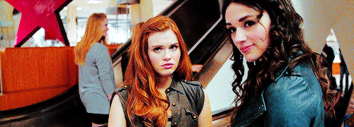 allisonargentgifs:allison and lydia in season one