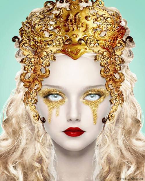 beautifulbizarremag: Now who doesn’t like a bit of sparkle on a Friday afternoon?  &q