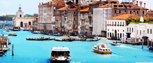 legendary-scholar:  Grand canal in Venice.