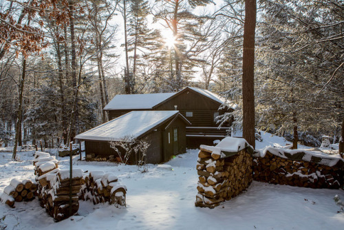 Porn cabinporn:  Noah Kalina’s log cabin in photos