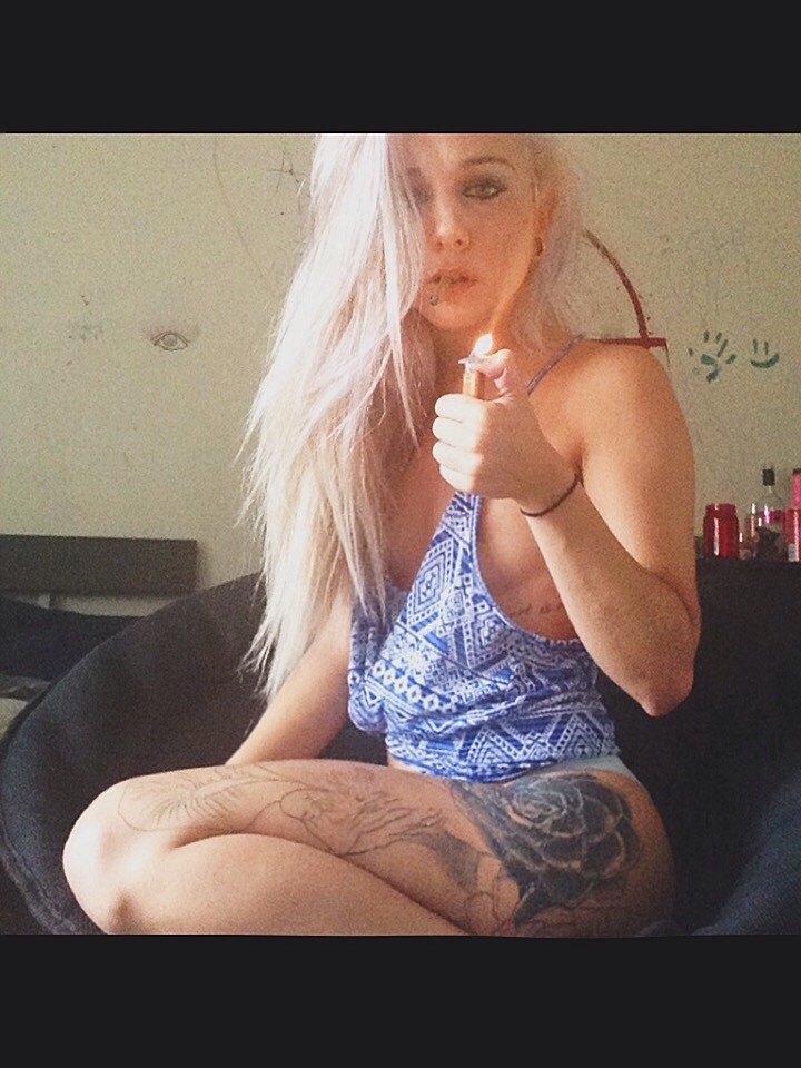 bootyking:  Submitted by fl0ralpanties