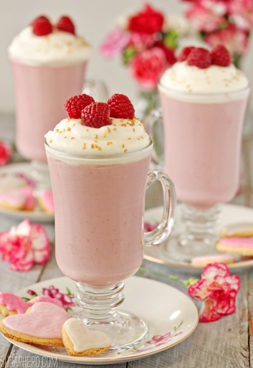 delicious-food-porn:  gastrogirl:  raspberry white hot chocolate.  Follow for more food porn! 