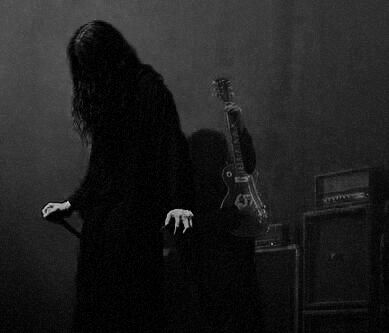 sharksxinxyourxmouth:  Xasthur &amp; Sunn O))) 