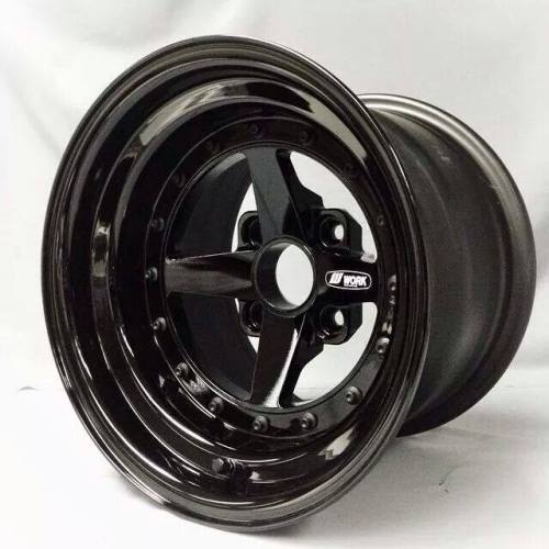 hakosukajapan:  kekeballin:  cars-food-life:  Claimed to only be one set of these in the world. Who thinks Work should put them into full production?  Yo   i would 100% go 4 lug on the supra if these ever went into production