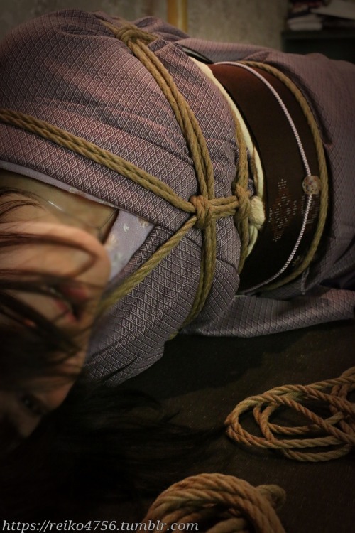 reiko4756:  「和装と縄」1 お久しぶり！やっと写真の編集をしました😃  “Kimono and rope” 1 long time no see! Finally I edited the photo.😃