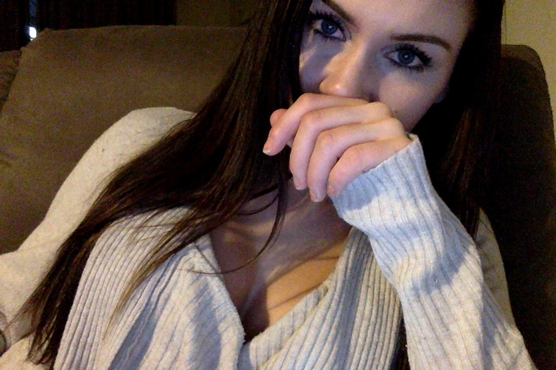 jordanhoney:  mybodyparty:  jordanhoney:  my friday night is consisting of red wine,