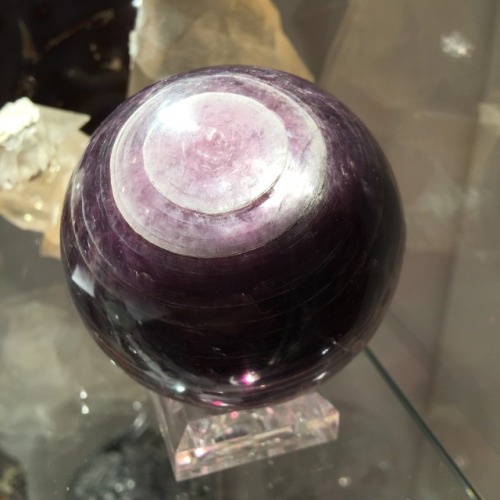 ✨ L E P I D O L I T E ✨This is our fabulous and bright Lepidolite Sphere - a stone known to be deepl