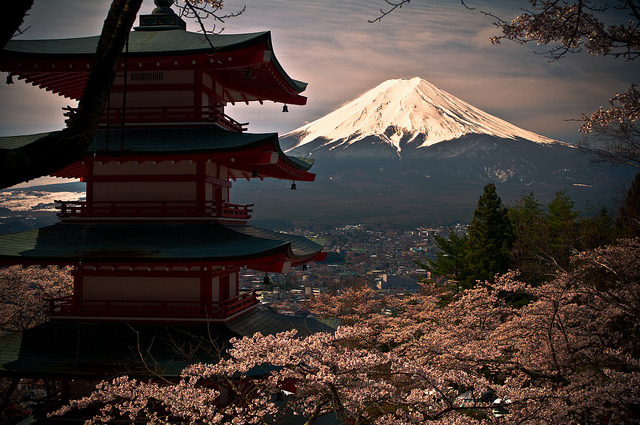 dreams-of-japan:  Mount Fuji by matsunuma on Flickr. 