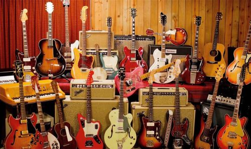 Having a bit of fun with @premierguitar , who unknowingly posted my guitar collection circa 2012 to 