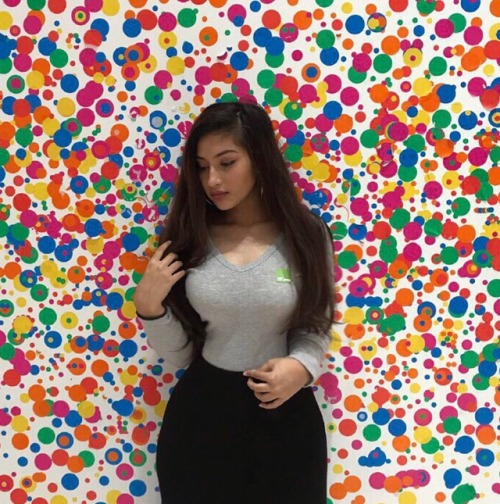 fapcentralsg: she used to always be insecure about her body, being called fat and ugly but once she 