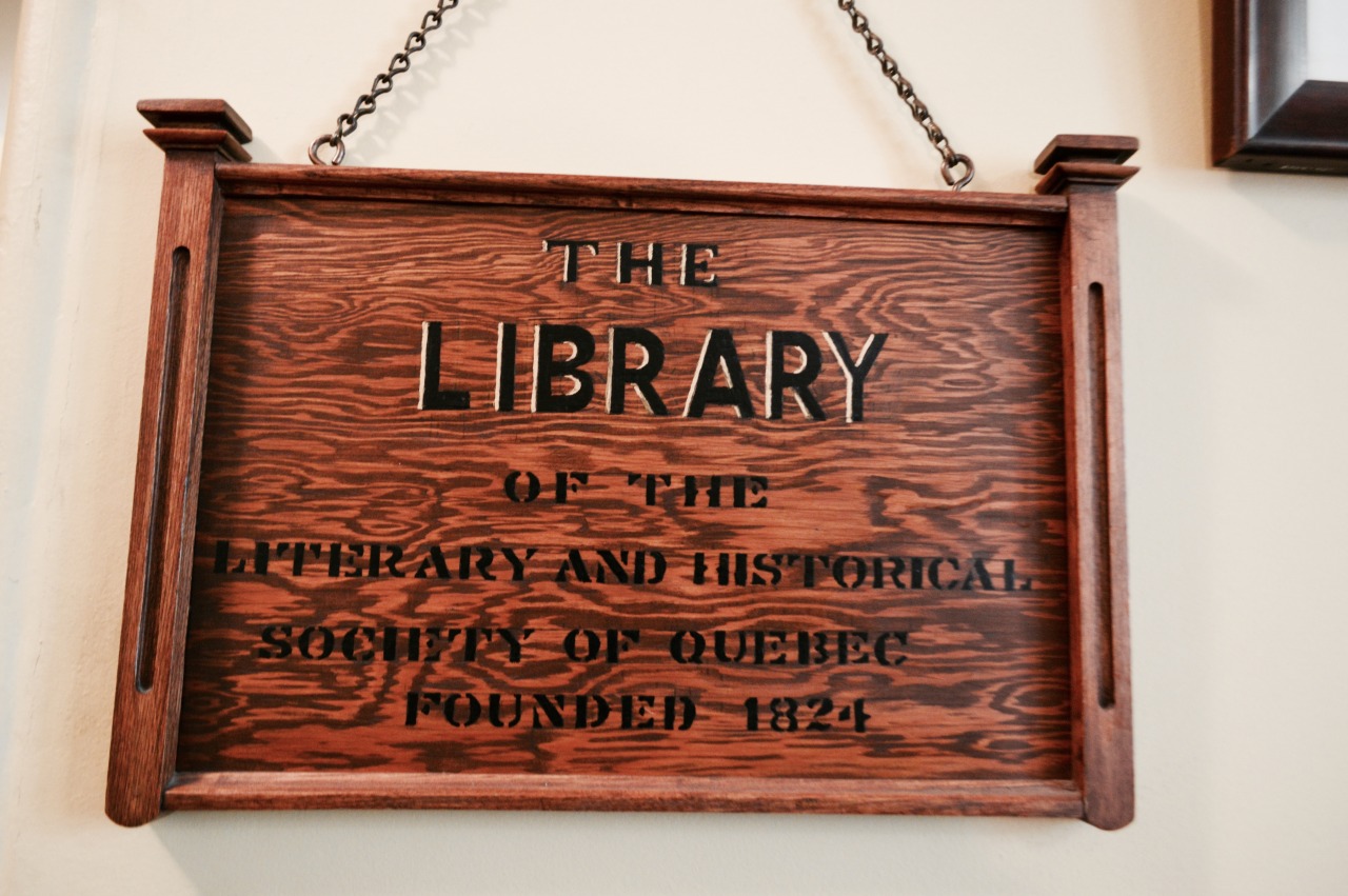 La bibliothèque du Morrin Center géré par la Literary and Historical Society of Québec (LHSQ).