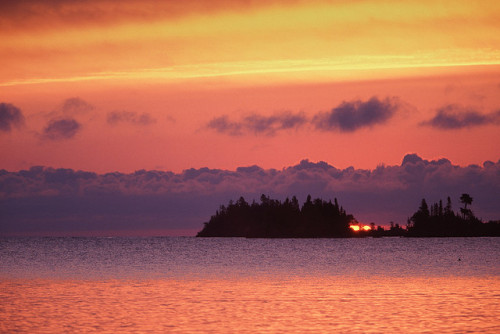 bokehbitch: Sunrise over Lake Superior from Isle Royale by Lee Rentz on Flickr.