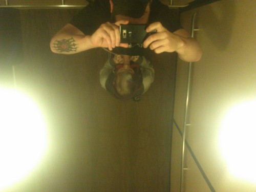 nobodybeatsthecaptain:Love in the elevator Yes!