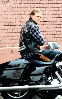 warri0r-avatars:  Charlie Hunnam.