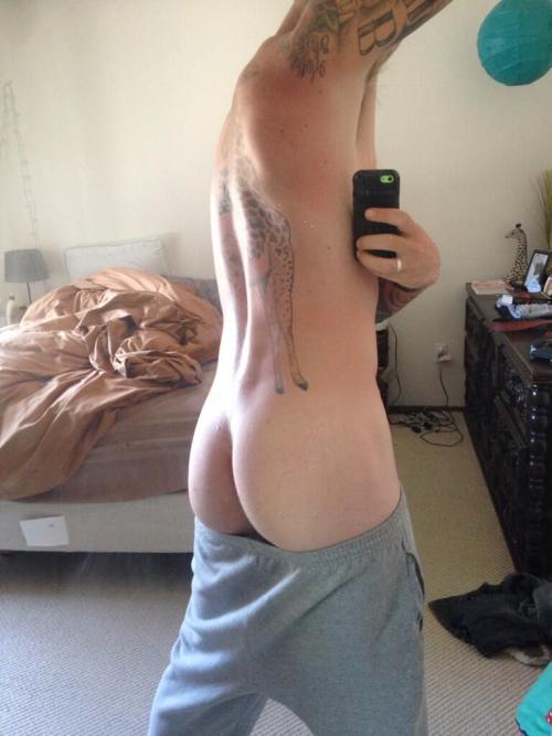 supergaydream:   Christian Wilde twitter pics    