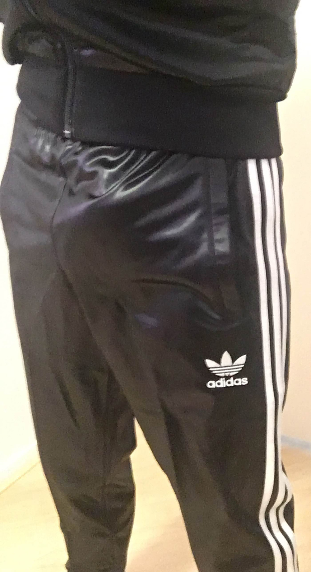 adidas-chile:  My new 2016 chile. It no longer has the Adidas Chile logo on the front