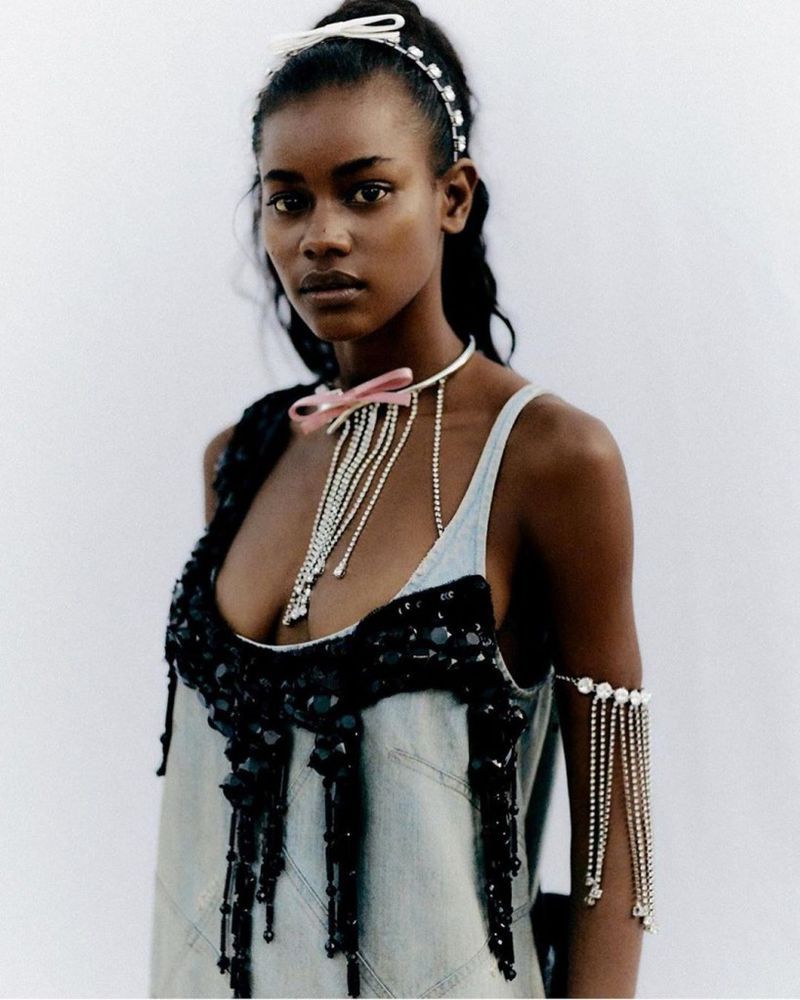 modely-way:  Scarllath Lopez for Vogue Brasil, shot by Rafael Pavarotti.