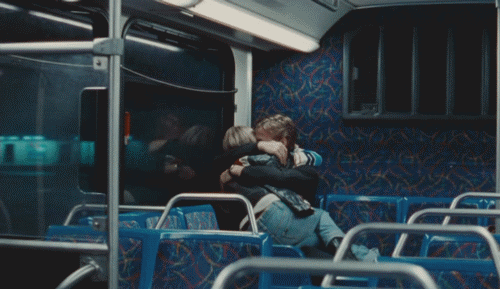 lovelykissingcouplesgif:  making love 