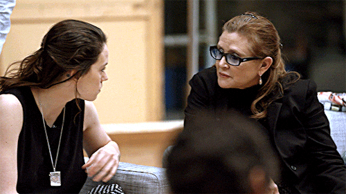 Daisy talking with Carrie Fisher at the table read for Ep VII - The Force Awakens