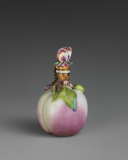 Met-European-Sculpture:scent Bottle By Chelsea Porcelain Manufactory, European Sculpture