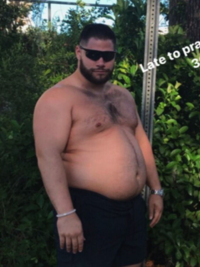 bellies-and-ass: bigboigrowalot:  fattdudess:  He just keeps getting bigger &amp;