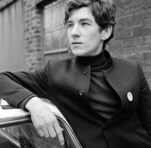 thisaintnomuddclub:29-year-old Ian McKellen takes a break from the rehearsing of Noel Coward’s play 