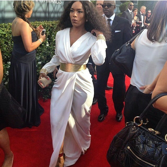 2damnfeisty:  theventingsession:  Angela Basset swooped in like a Grecian goddess