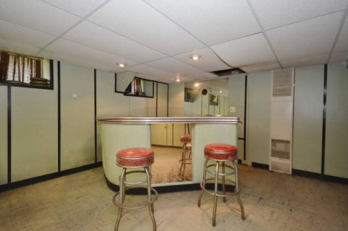 househunting:  $225,000/3 br Pittsburgh, PA i wonder how many cocaine orgies happened here