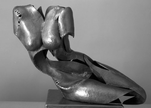 europeansculpture:    Miguel Moreno   (*1935)  - Aphrodite, 1980  